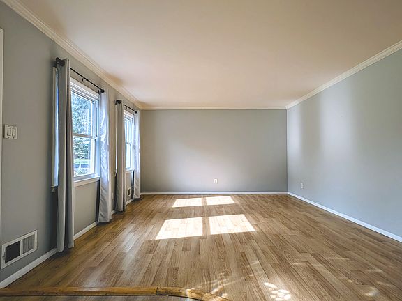 4th image of 605 Shirley Manor Rd