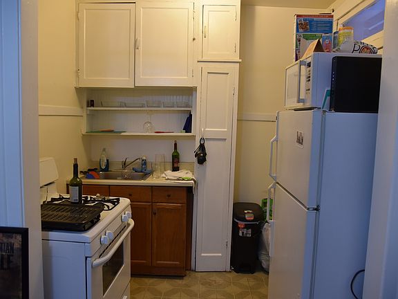 2nd image of 114 S Maple Ave APT A1