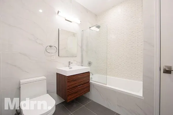 Rented by Mdrn Residential | media 17