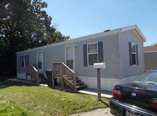 3815 1st St, Park City, IL 60085