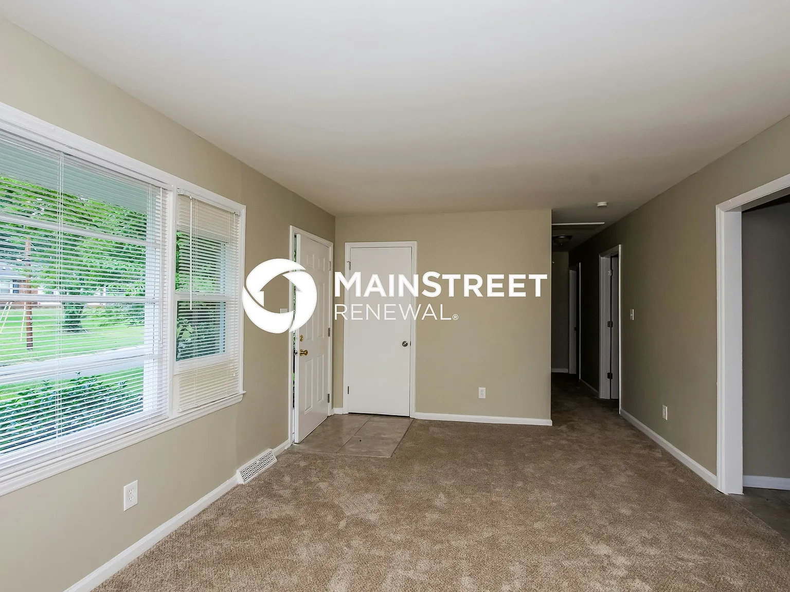 711 Dunbrook Ln — Photo 3