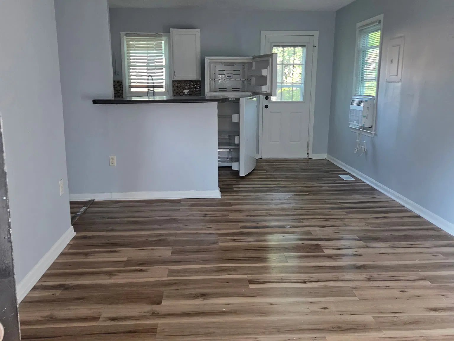 3 bed, 800 sqft, $1,450 — Photo 2