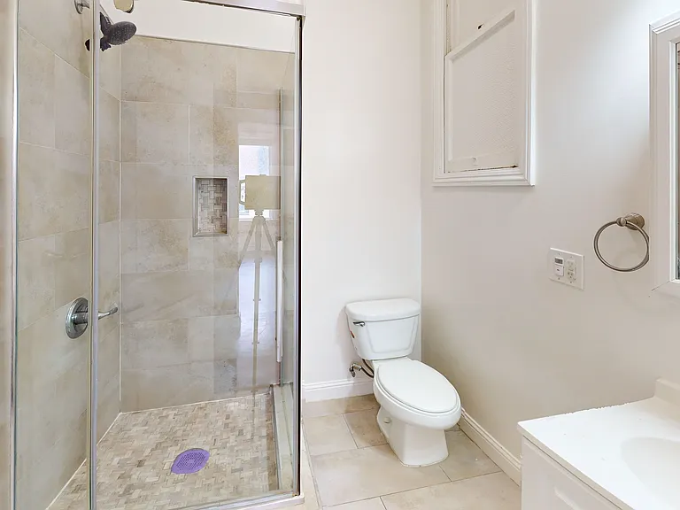 555 Eddy St #9 — Photo 6