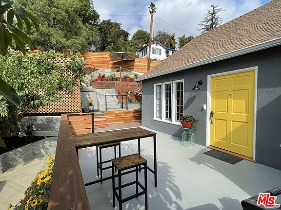 4th image of 902 Wolford Ln