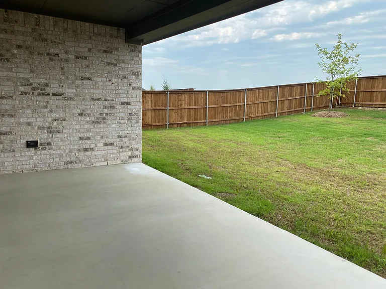 1702 Swayback Ln — Photo 36