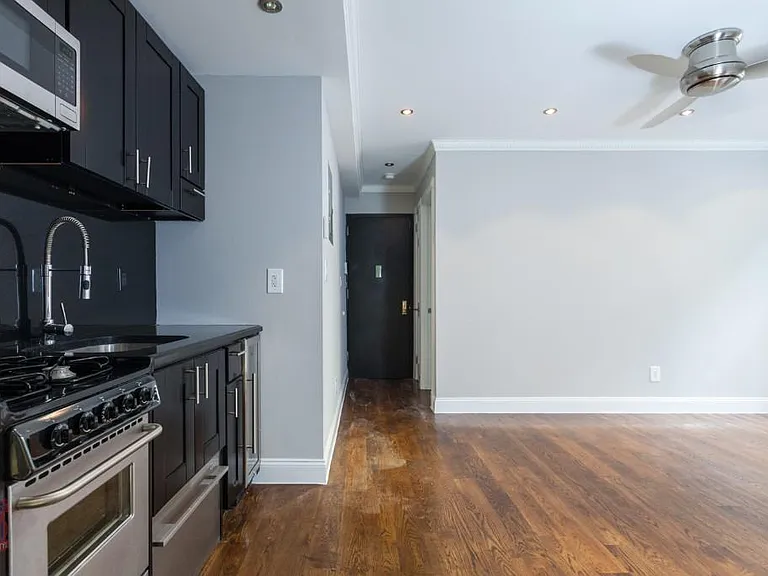 127 Avenue C #4B — Photo 9