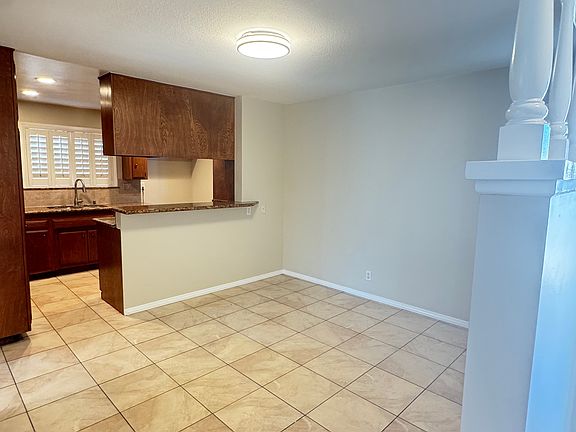 4th image of 5302 Stanford Ave