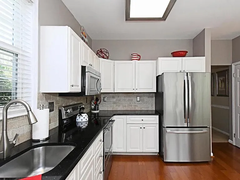 235 Pinecrest Ln — Photo 16