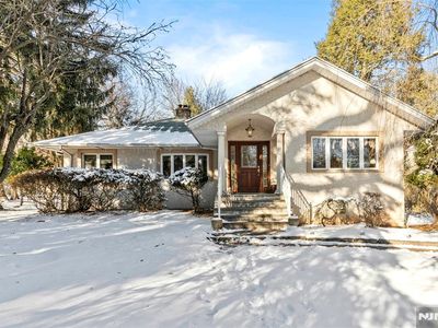 329 Grant Ave, Cresskill, NJ, 07626