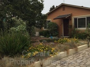 416 16th St, Pacific Grove, CA 93950