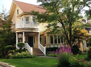 1343 Chestnut Ave, Wilmette, IL 60091