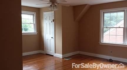 4th image of 541 Woodbine Dr