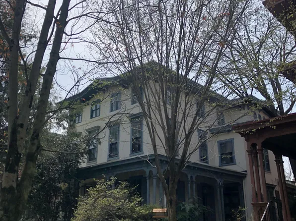 518 Woodland Ter, Philadelphia, PA