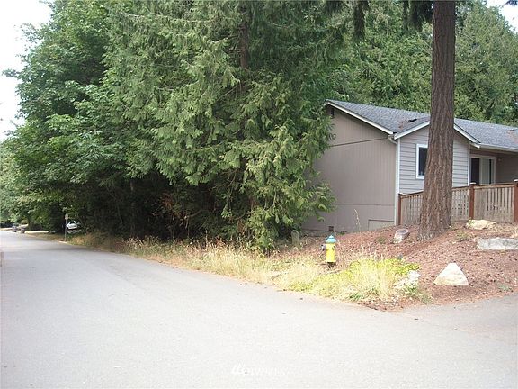 Street View on Brentwood Drive.