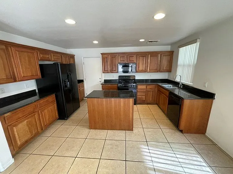 4721 Chino Peak Ct — Photo 10
