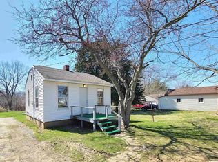 916 Springfield Rd, East Peoria, IL 61611