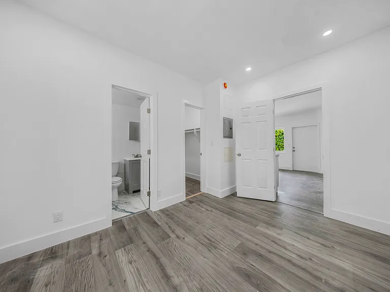 6844 Abbott Ave #6 — Photo 15