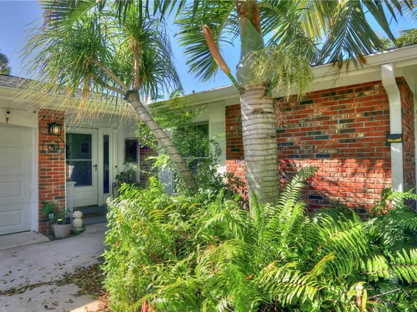 141 Delaware Ave, Sebastian, FL 32958