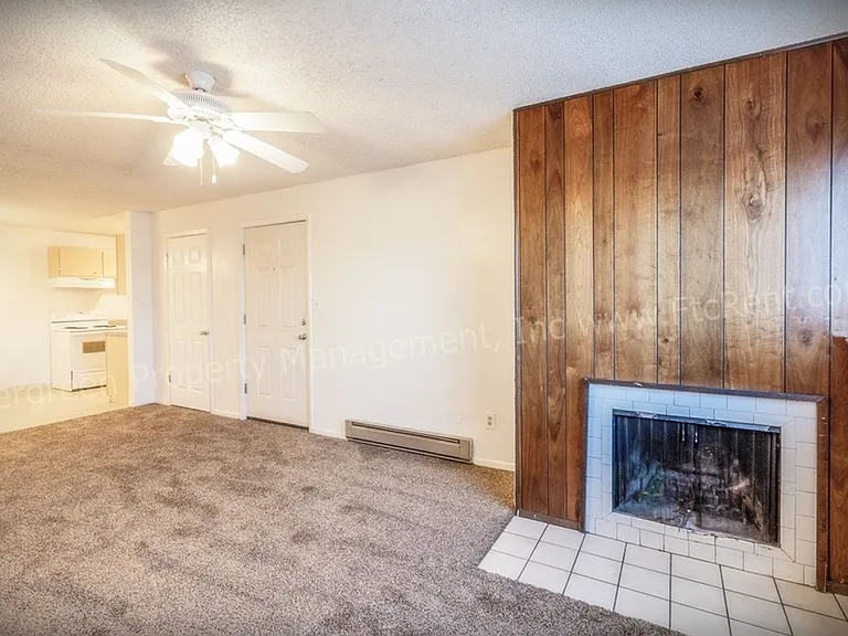 2034-2036 W Plum St — Photo 30