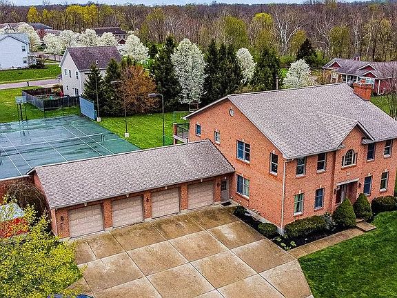 2nd image of 900 Kerns Dr
