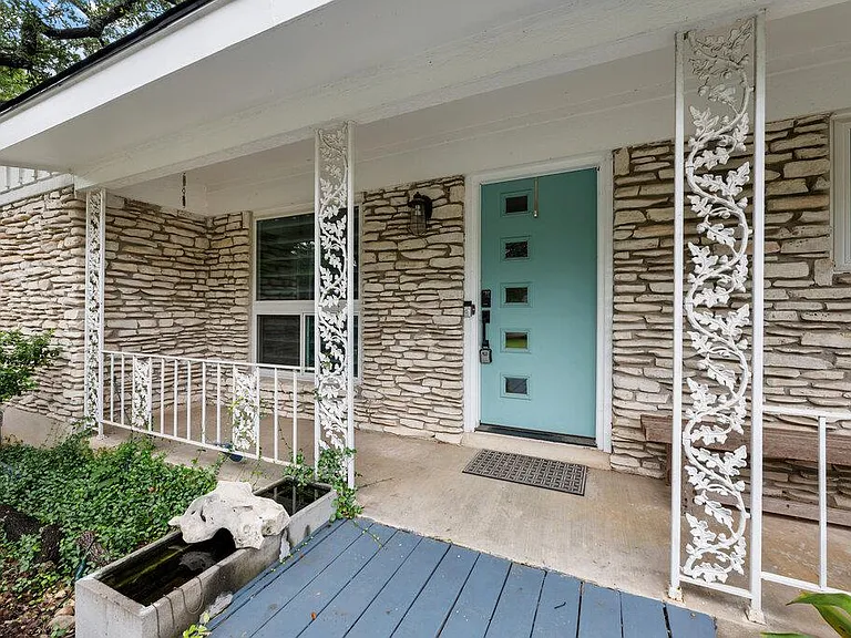 1003 Minda Dr — Photo 6