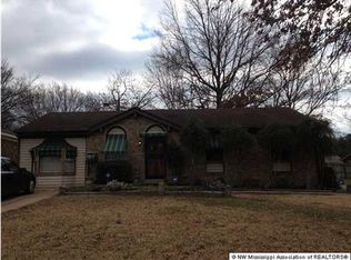 6430 Southbridge Dr, Horn Lake, MS 38637