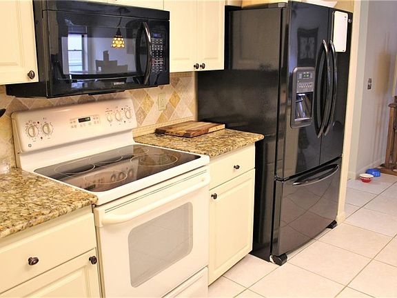 5th image of 4620 Robin Hood Trl E