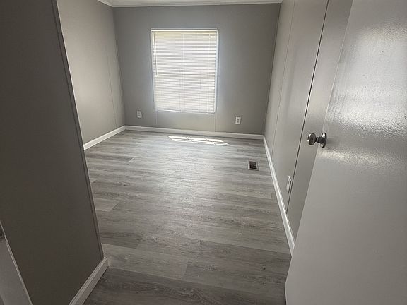 4th image of 1412 E Bair Ct
