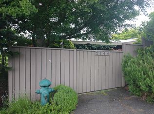2144 NW 96th St, Seattle, WA 98117