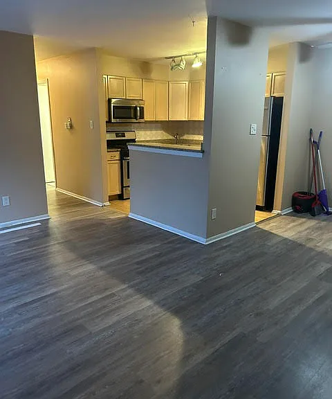 304 Woodhollow Dr #1 — Photo 3