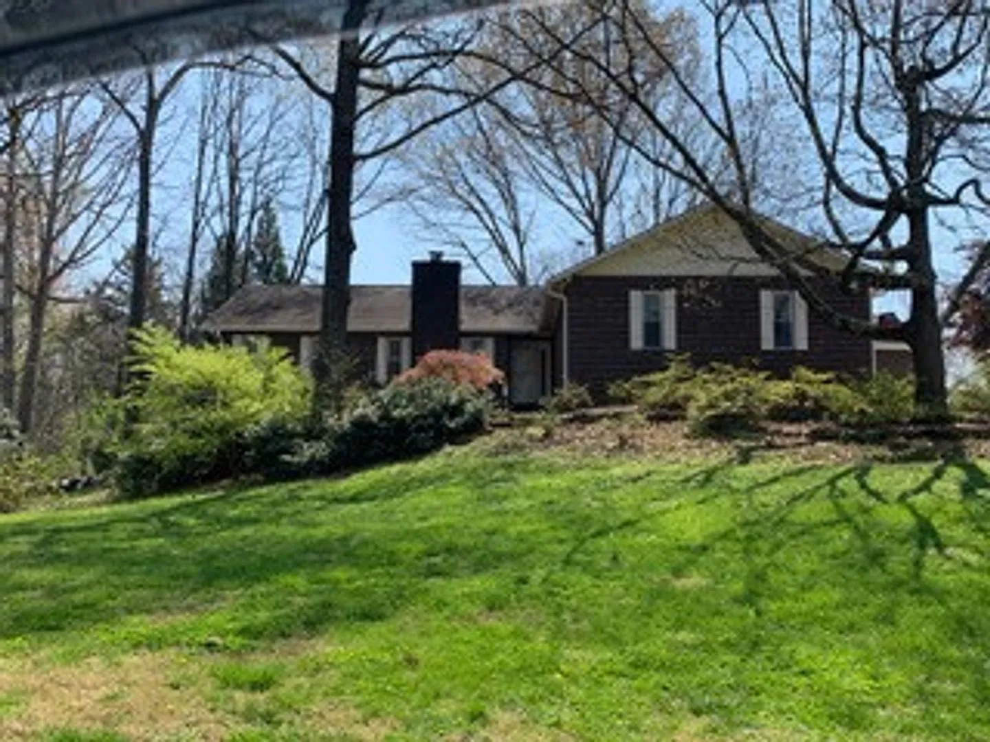 3 bed, 2.5 bath, 2400 sqft, $2,500 — Photo 1