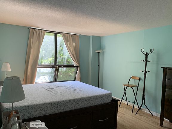 3rd image of 899 S Plymouth Ct APT 105