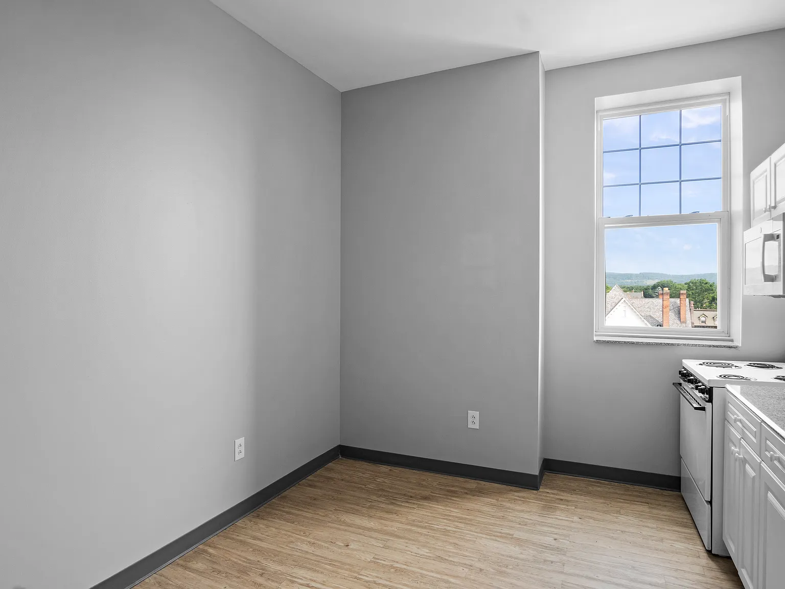 Cumberland Apartments — Photo 2