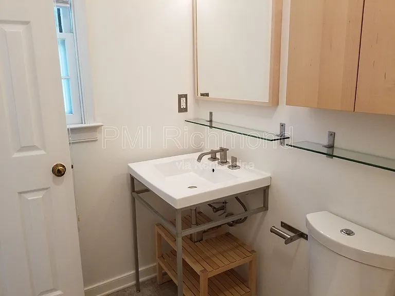 2504 Carriage Creek Ct — Photo 12