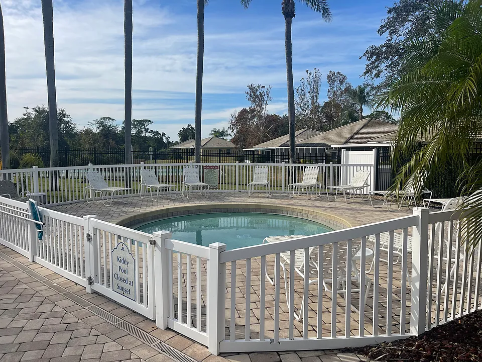 124 Ocean Bluff Dr