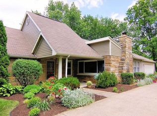 350 Hilltop Ln, Cincinnati, OH 45215