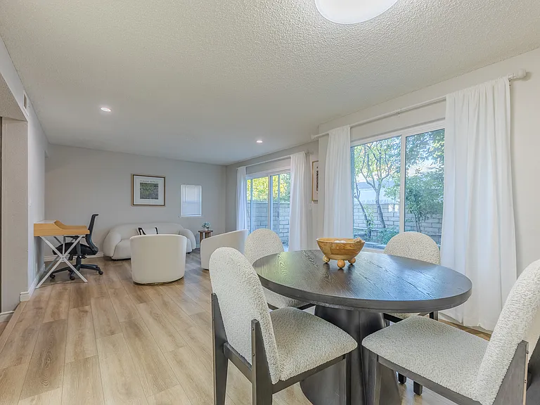409 Genoa St — Photo 16