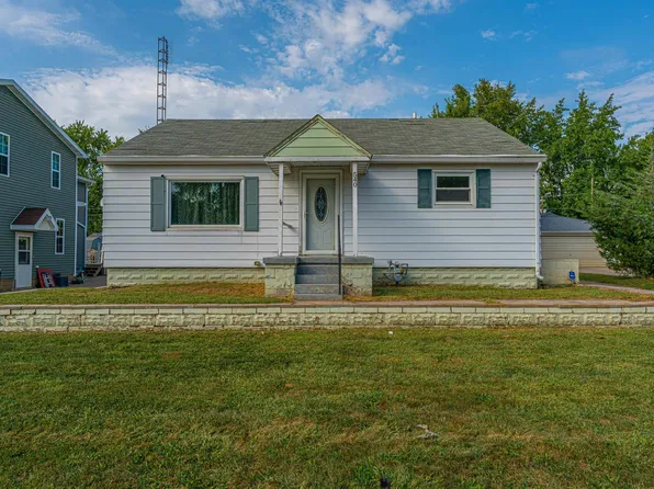 540 10th St, Lincoln, IL 62656