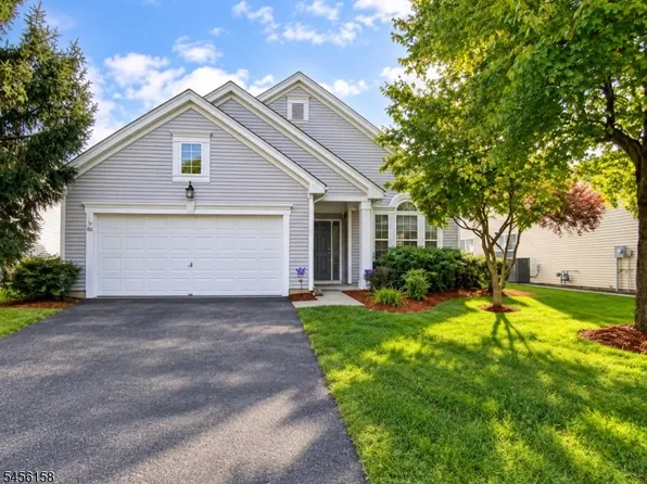 112 Kensington Cir, White Twp., NJ 07823