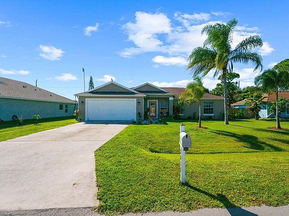 3rd image of 2032 SE South Buttonwood Drive SE