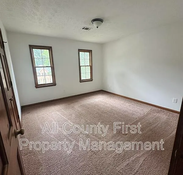 3688 Seton Hall Dr — Photo 8
