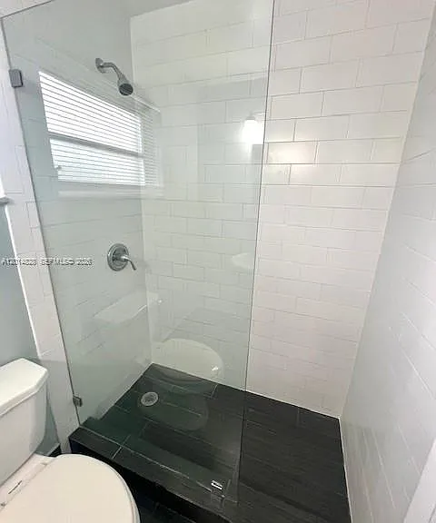 685 NE 85th St #6 — Photo 5