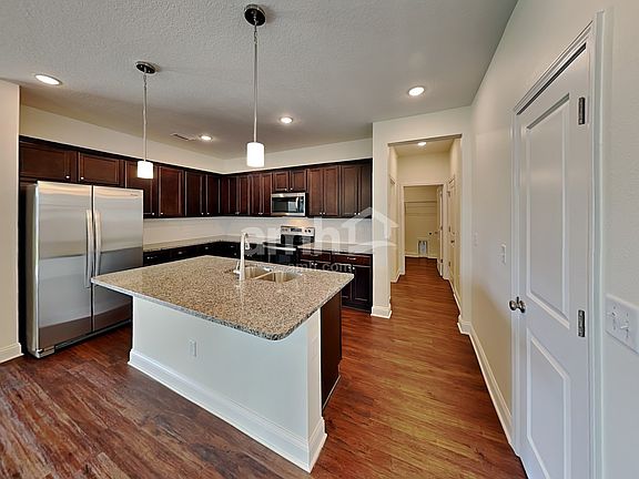 4th image of 314 Banyan Forest Dr