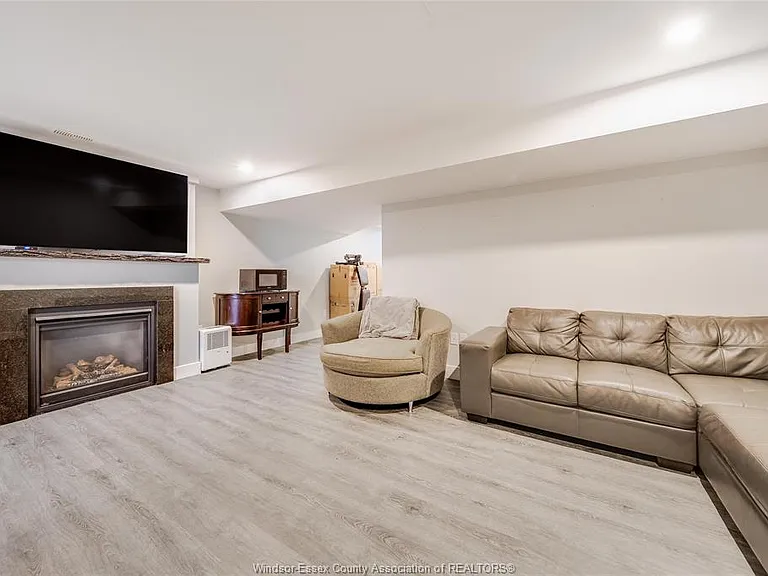 1935 Ethan Ct — Photo 30