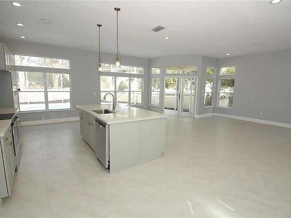 4th image of 148 Wimbledon Cir