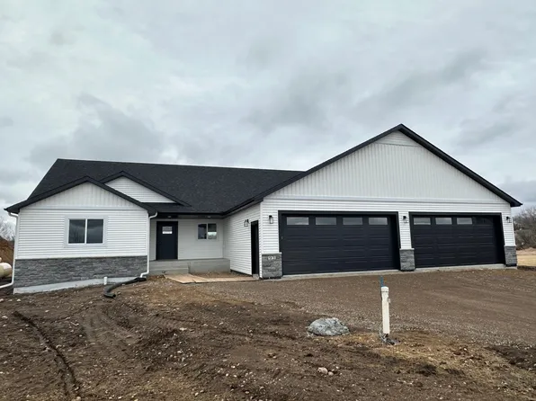 93 Meadow Ln, Cold Spring, MN 56320