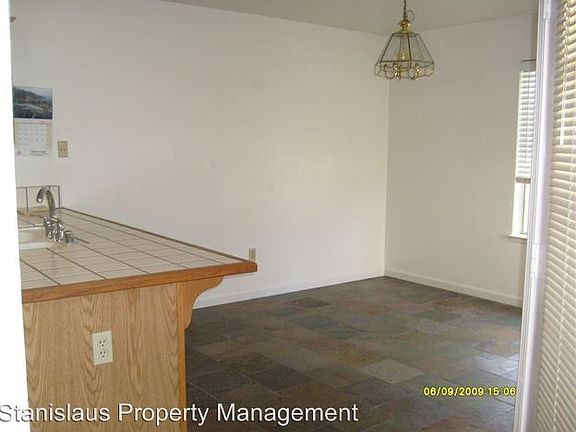 5th image of 3637 Woodglen Dr