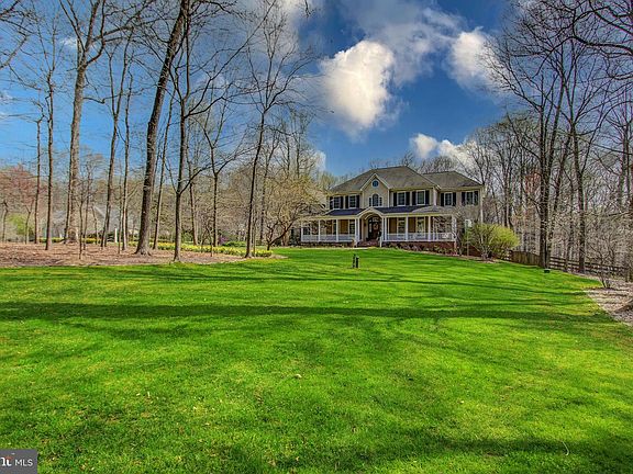 4th image of 15601 Indian Run Ct