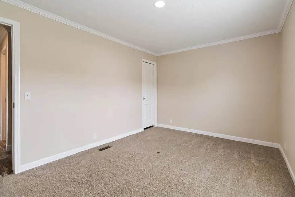 52 Vacation St - 1 — Photo 2