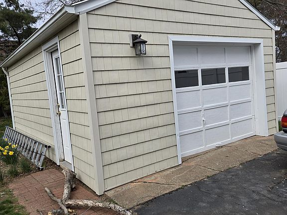 4th image of 38 Hartland St